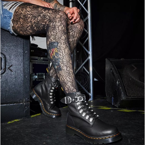 DR MARTENS 1460 PASCAL CHAIN LACE UP BOOTS Style #: R27266001 woman size 7⭐️⭐️ - Picture 7 of 17